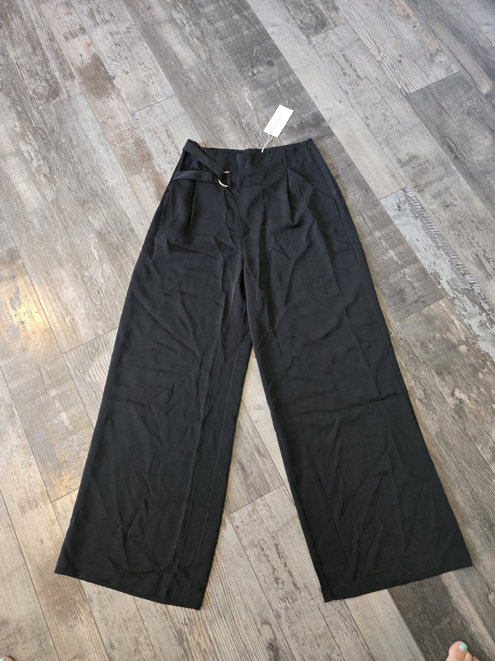 High-Waist Wide Leg Pants with Side D-Ring in Black